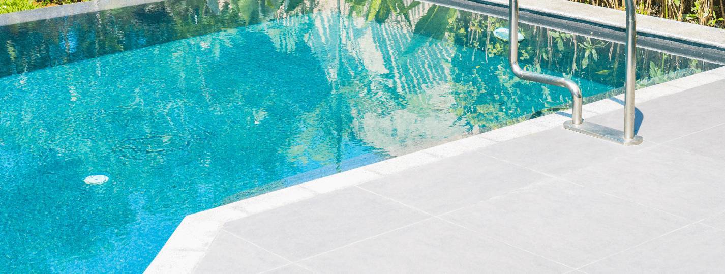 concrete contractors for pool deck