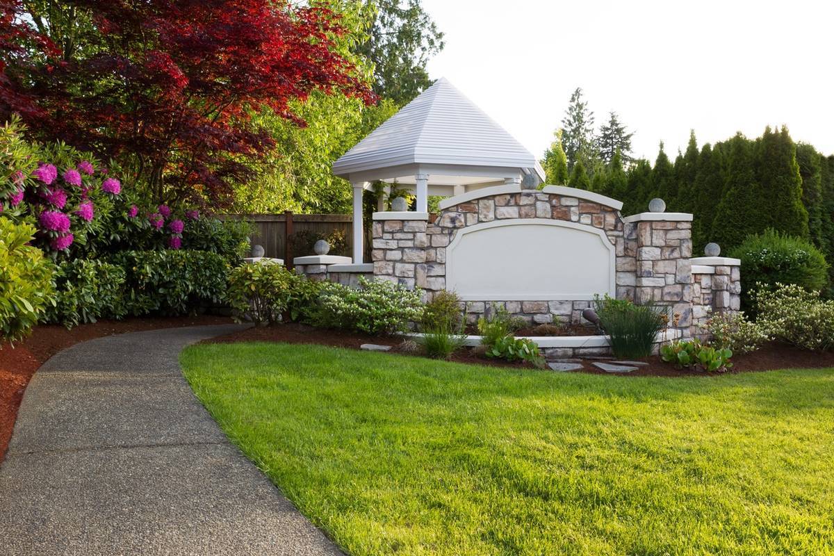 Concrete Walkway To Neighborhood Entrance HOA Sign DPhotos 46803161